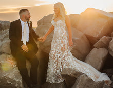 C2023-A54L - Robe de mariée en dentelle transparente à motif fleuri