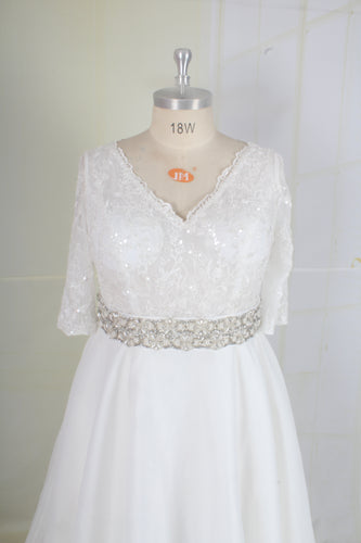 C2022-Munro - robe de bal de mariage grande taille à manches courtes et col en V