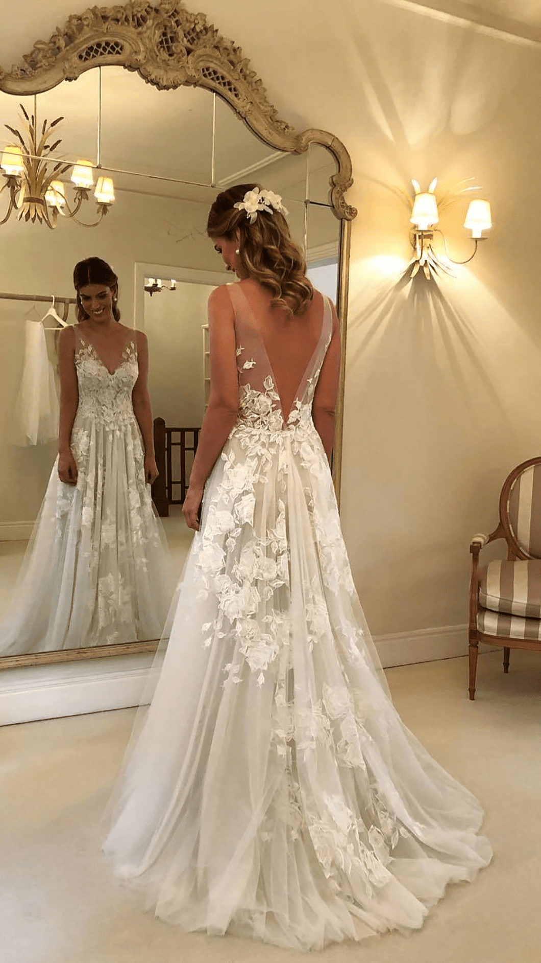 C2022-AV244 Sleeveless a-line backless wedding gown